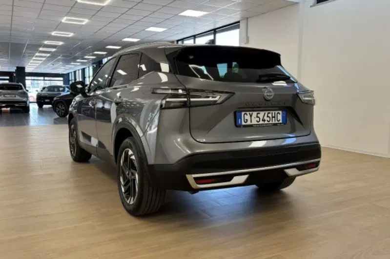 Nissan Qashqai usata a Latina (5)