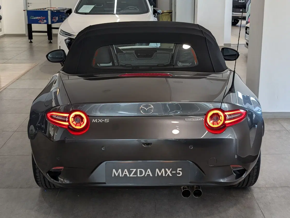 Mazda MX-5 nuova a Napoli (6)