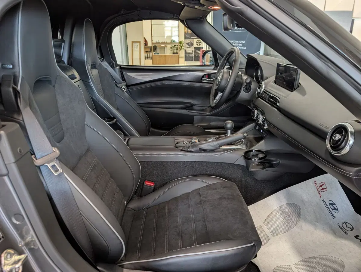 Mazda MX-5 nuova a Napoli (8)