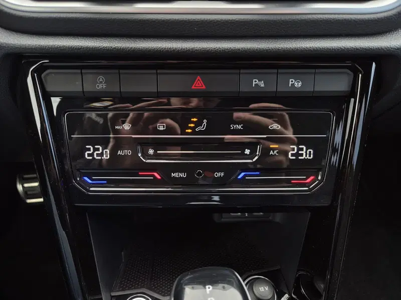 Volkswagen T-Roc usata  (19)