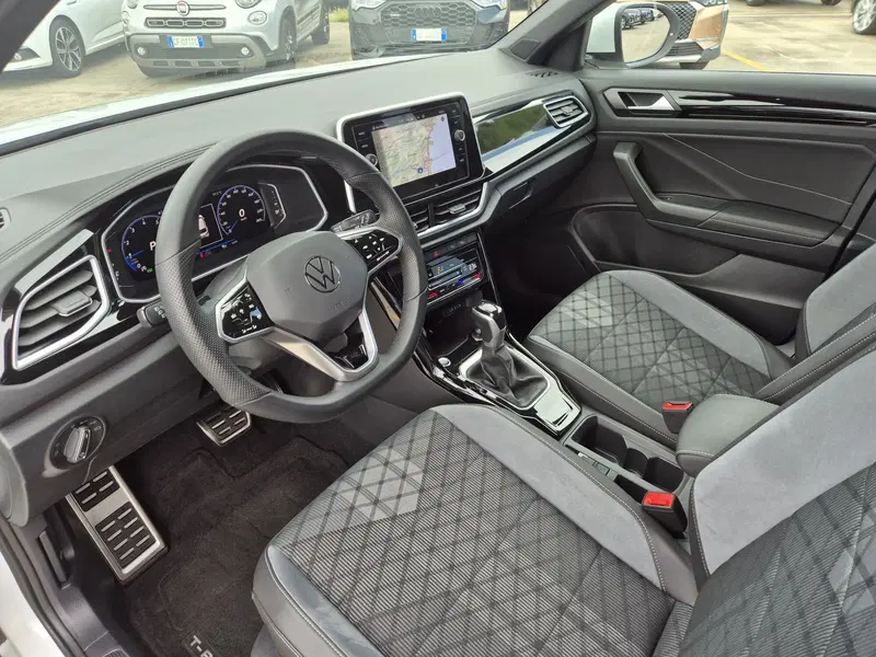 Volkswagen T-Roc usata  (6)