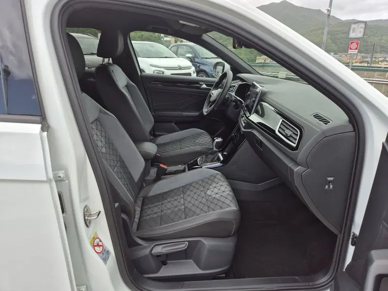 Volkswagen T-Roc usata  (9)