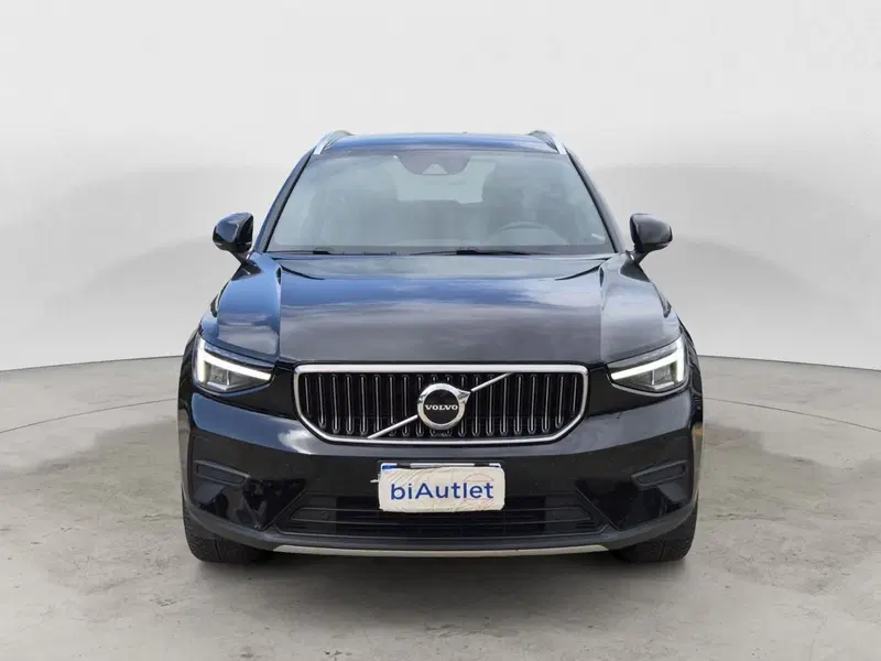 Volvo XC40 usata  (2)