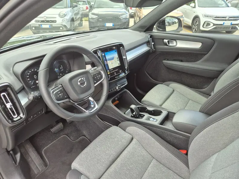 Volvo XC40 usata  (6)