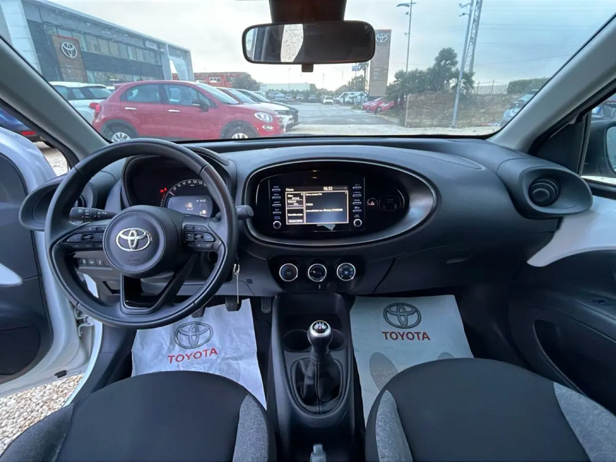 Toyota Aygo X usata a Catania (8)
