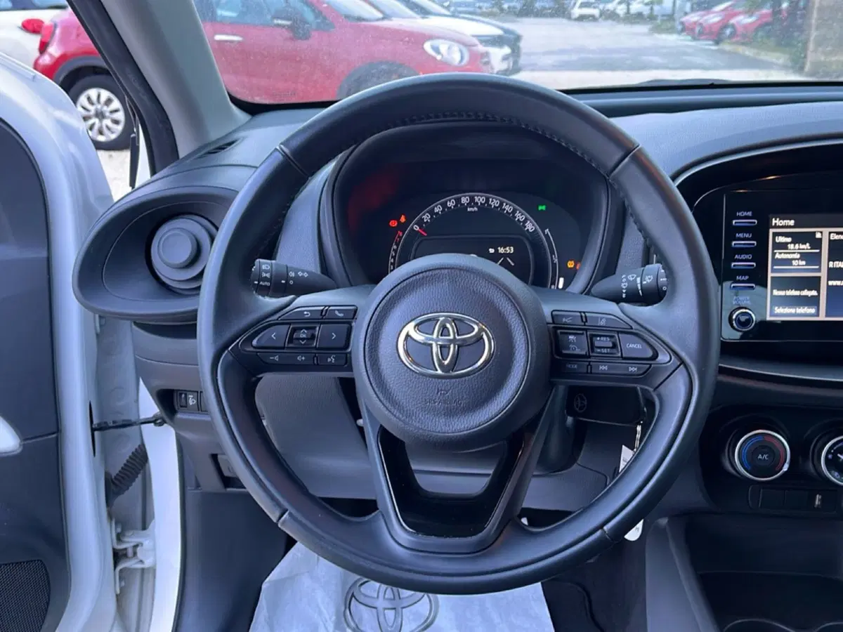 Toyota Aygo X usata a Catania (9)