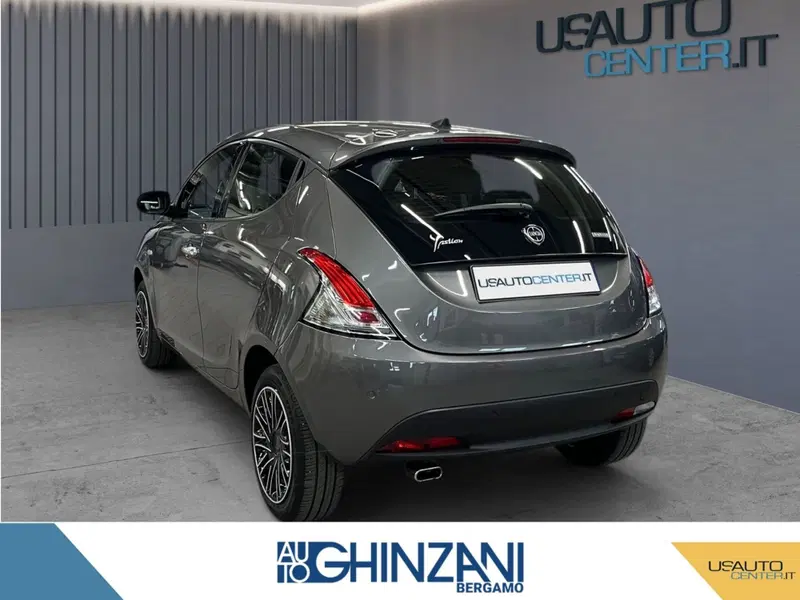 Lancia Ypsilon usata a Bergamo (3)