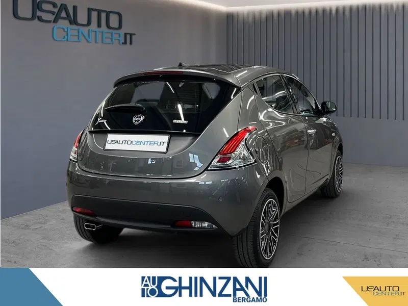 Lancia Ypsilon usata a Bergamo (4)