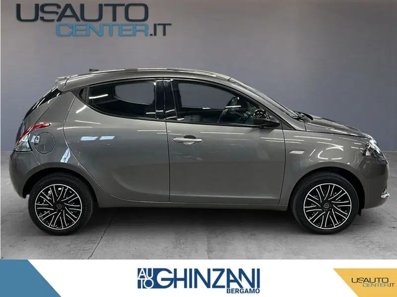 Lancia Ypsilon usata a Bergamo (5)