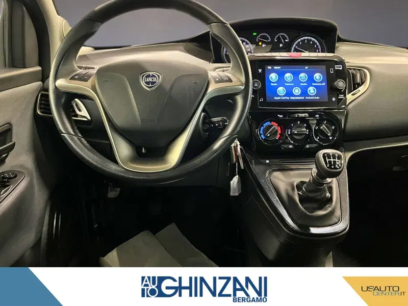 Lancia Ypsilon usata a Bergamo (9)