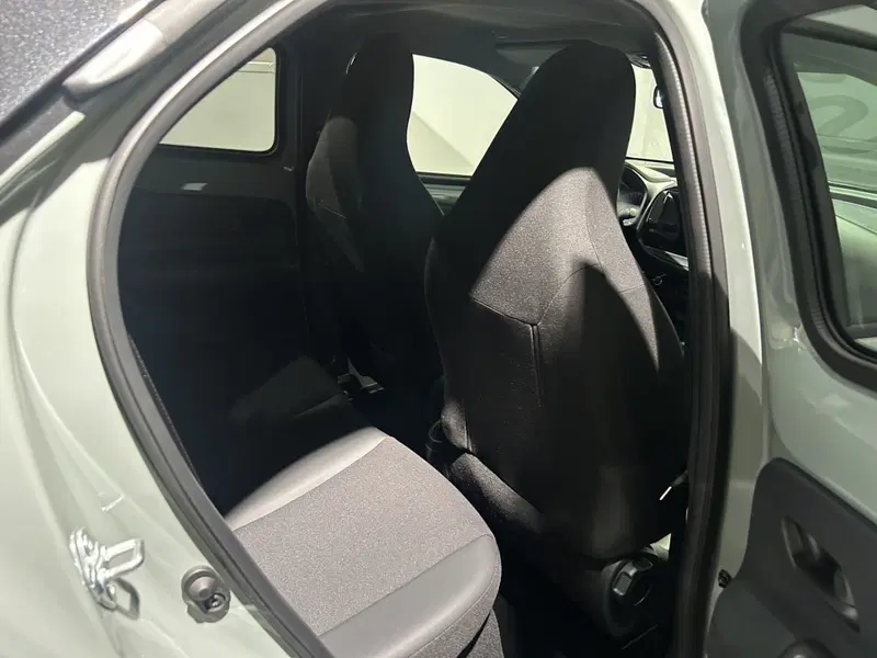 Toyota Aygo X usata a Milano (9)