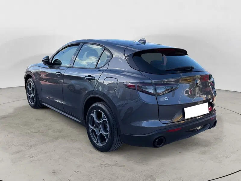 Alfa Romeo Stelvio usata a Campobasso (3)