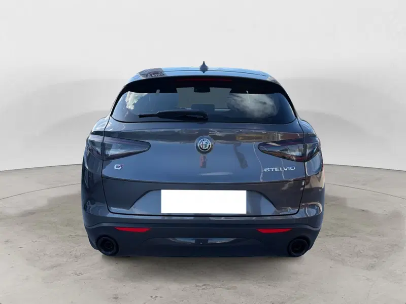 Alfa Romeo Stelvio usata a Campobasso (4)