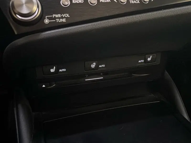 Lexus ES usata a Bologna (18)