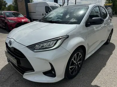 Toyota Yaris 1.5 Hybrid 5 porte Lounge del 2022 usata a Modena
