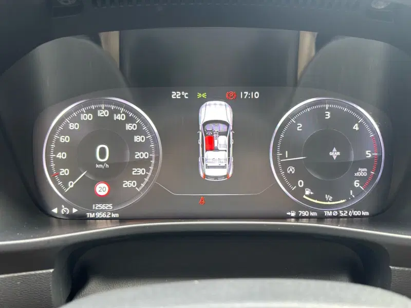 Volvo XC40 usata a Bologna (11)