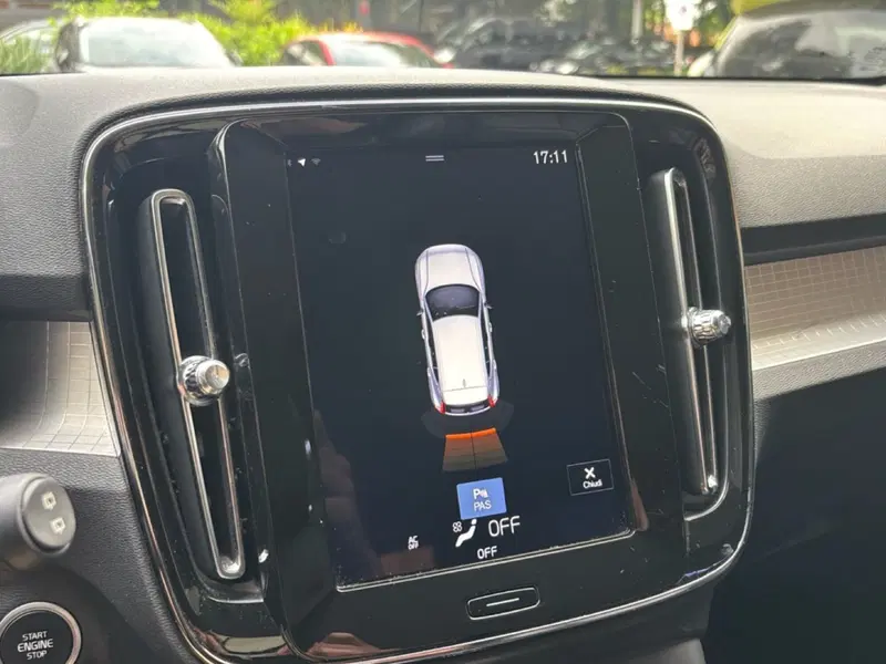 Volvo XC40 usata a Bologna (14)