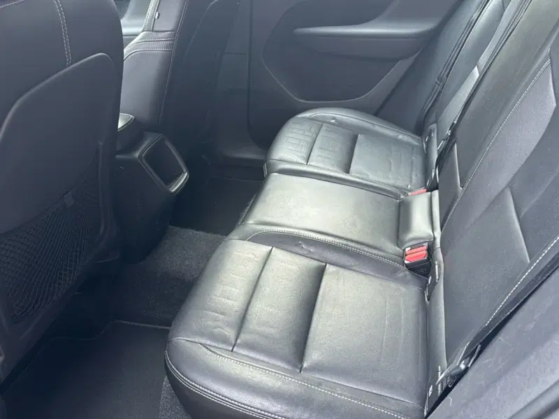 Volvo XC40 usata a Bologna (9)