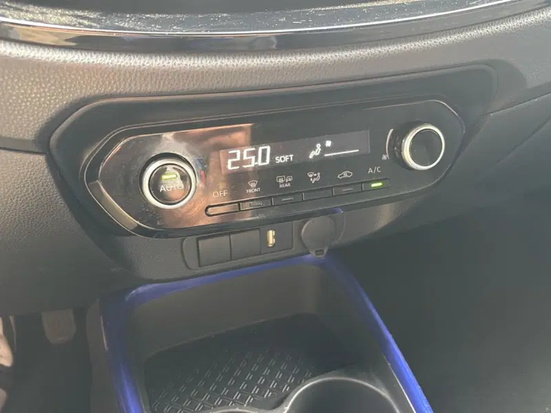 Toyota Aygo X usata a Bologna (15)