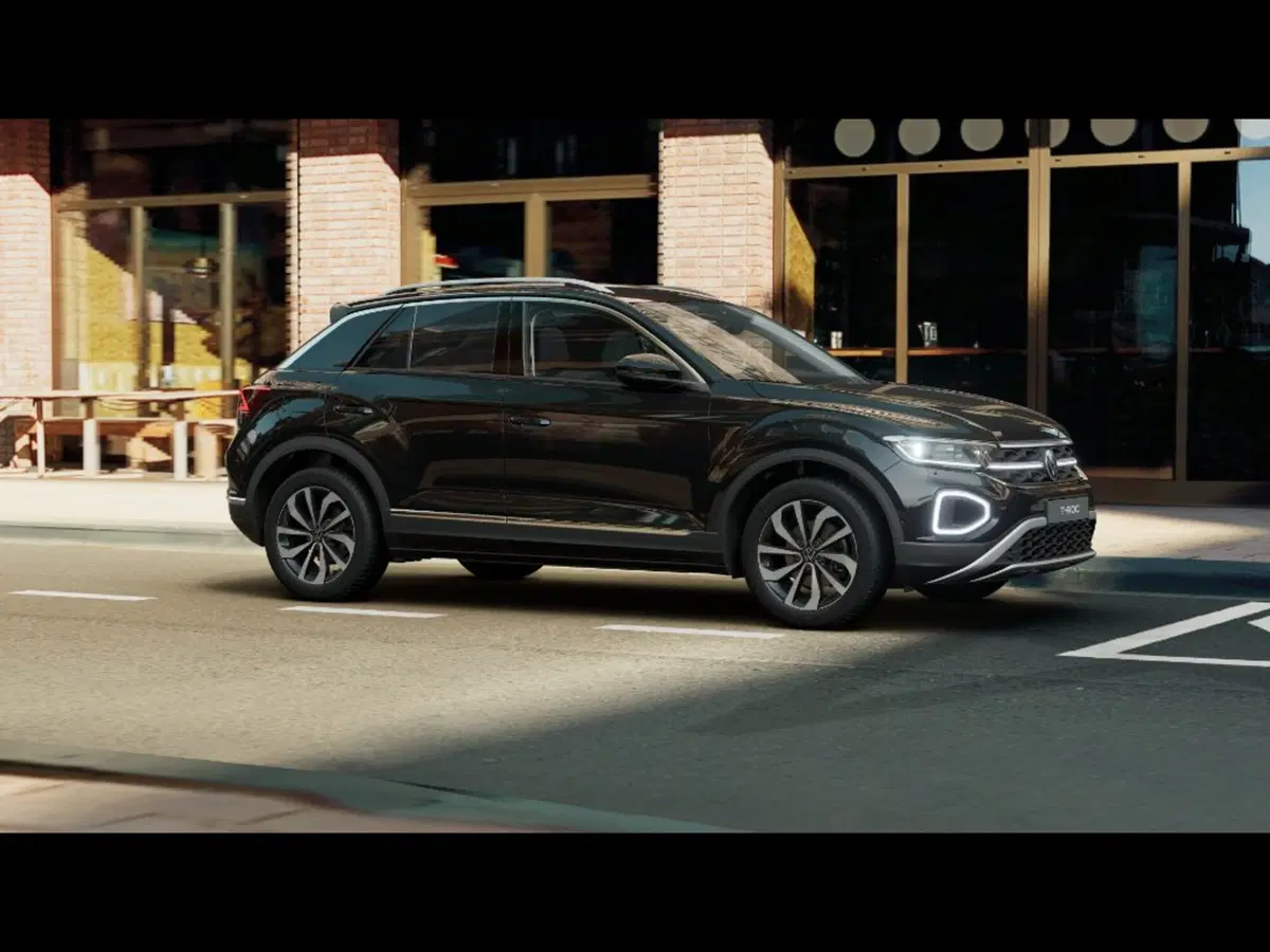 Volkswagen T-Roc nuova a Livorno (3)