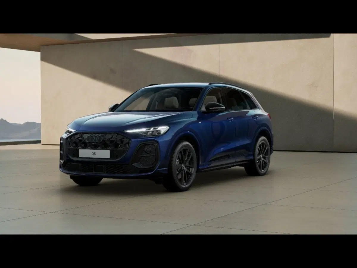 Audi Q5 nuova a Livorno