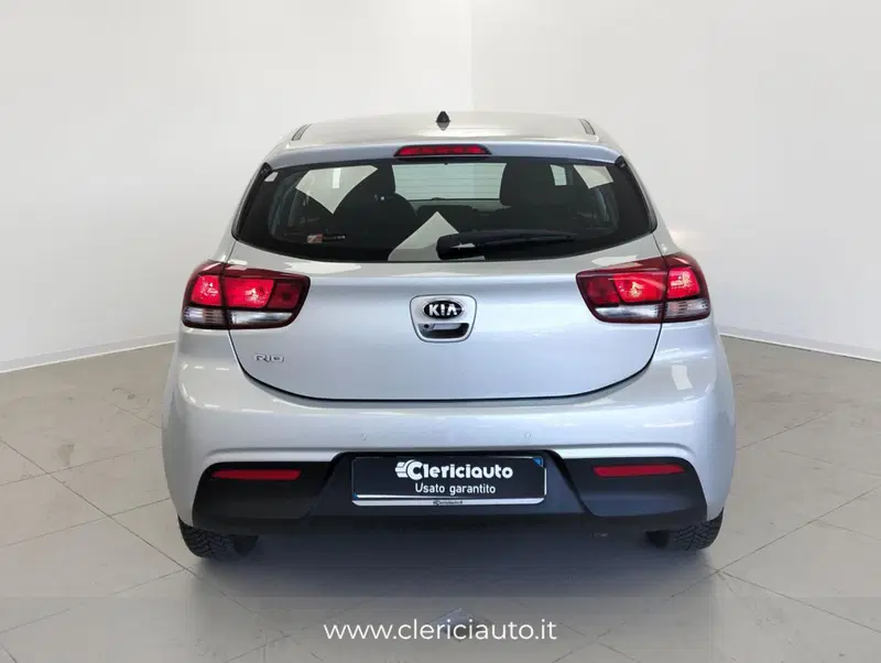 Kia Rio usata a Como (7)