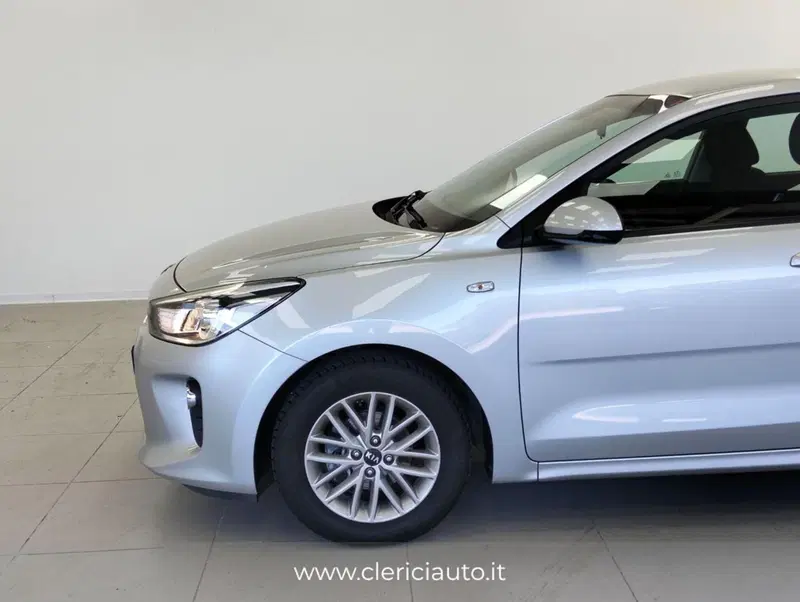 Kia Rio usata a Como (9)