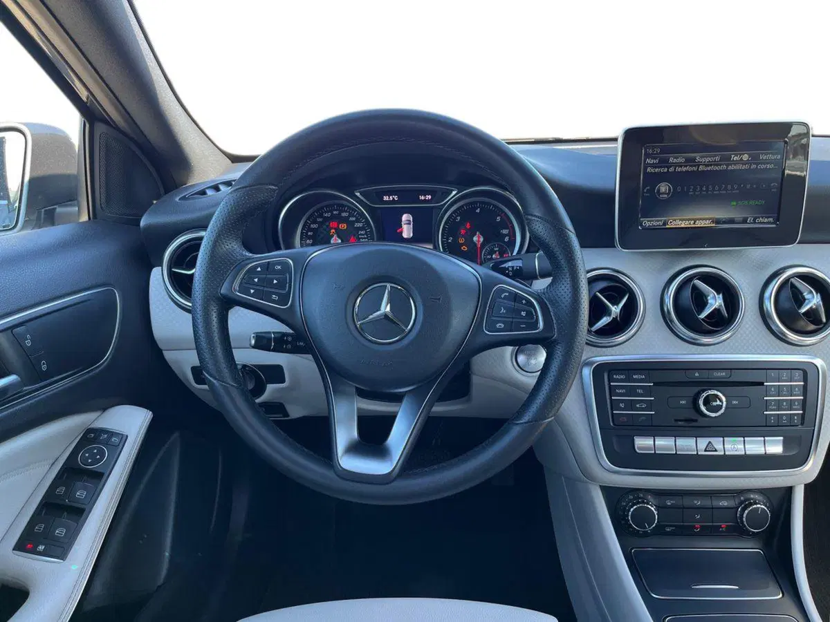 Mercedes-Benz Classe A usata a Bari (11)