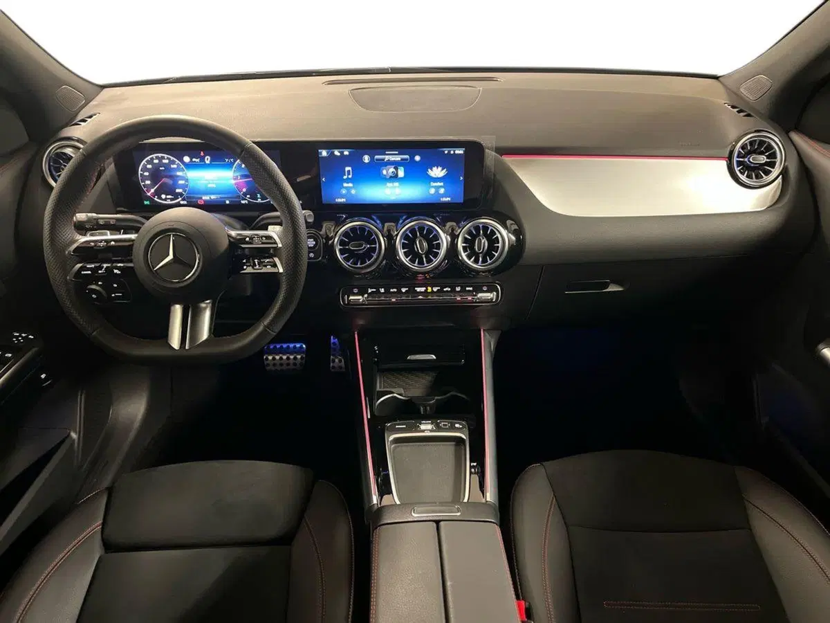 Mercedes-Benz GLA SUV usata a Milano (9)