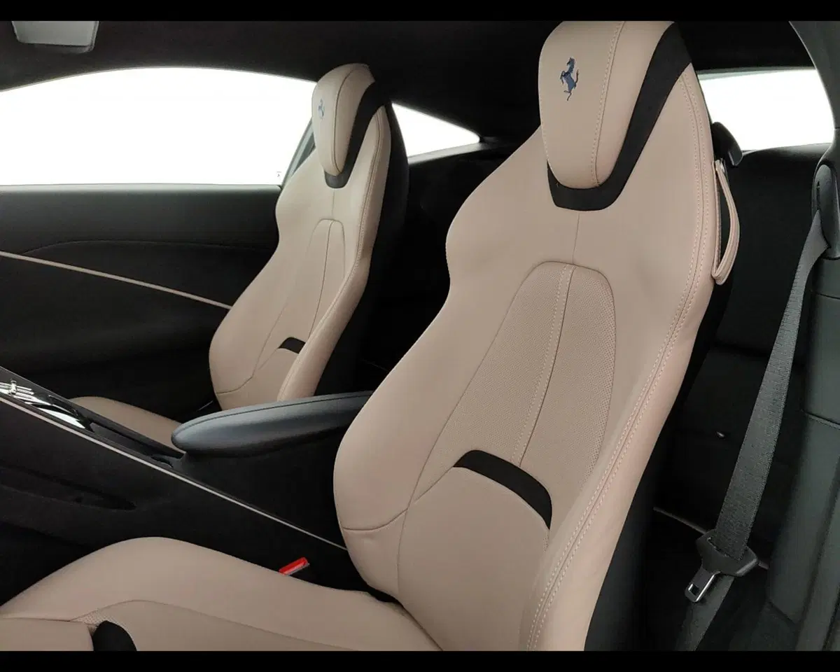 Ferrari Roma Spider usata a Verona (6)