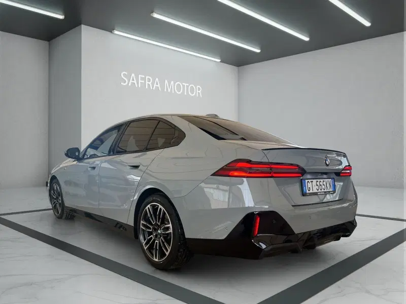 BMW Serie 5 usata a Cosenza (4)