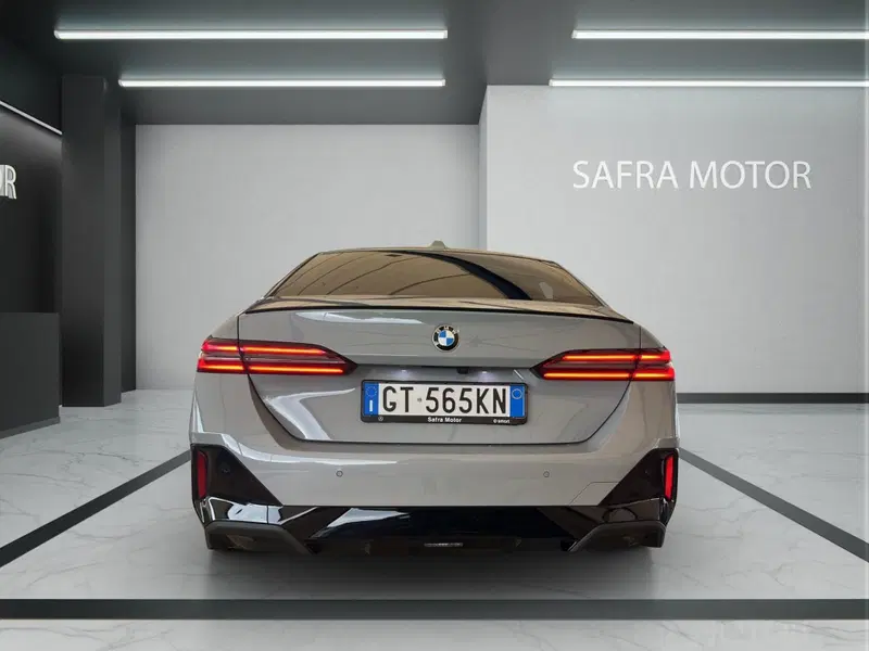 BMW Serie 5 usata a Cosenza (5)