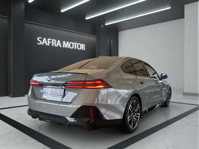 BMW Serie 5 usata a Cosenza (6)