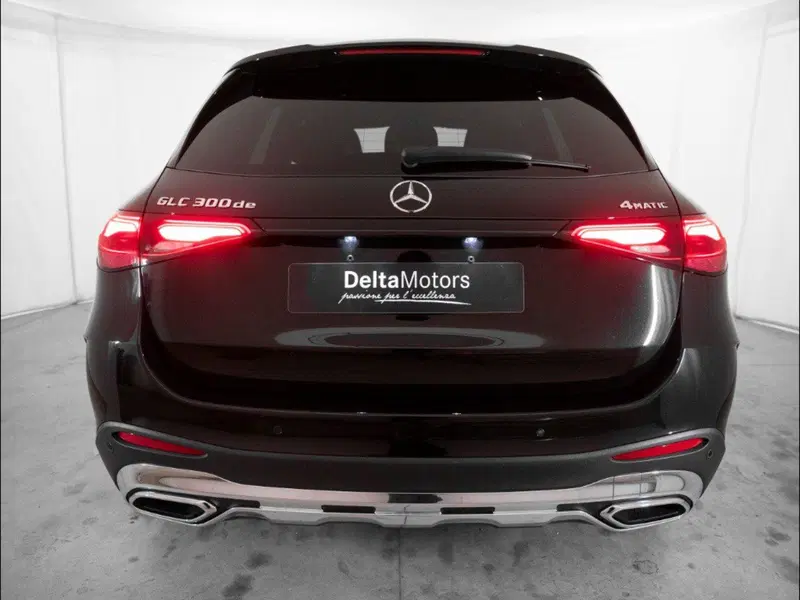 Mercedes-Benz GLC SUV nuova a Macerata (3)
