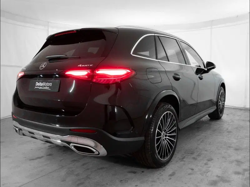 Mercedes-Benz GLC SUV nuova a Macerata (4)