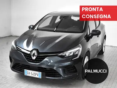 Renault Clio TCe 90 CV 5 porte Intens del 2021 usata a Prato