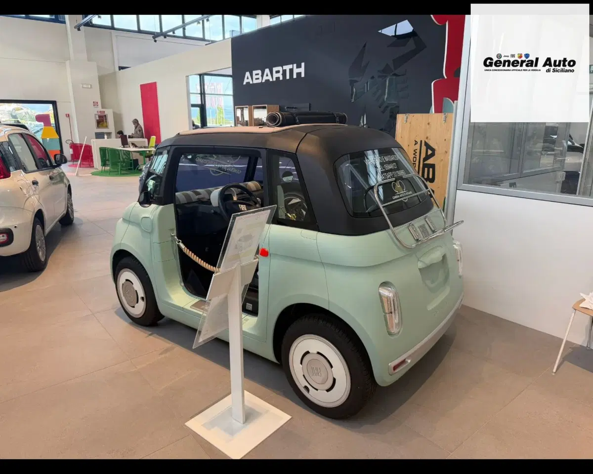 Fiat Topolino nuova a Lucca (5)