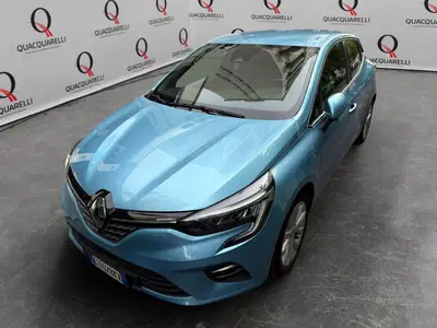 Renault Clio Full Hybrid E-Tech 140 CV 5 porte Intens del 2022 usata a Milano