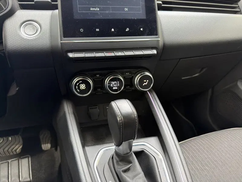Renault Clio usata a Milano (14)