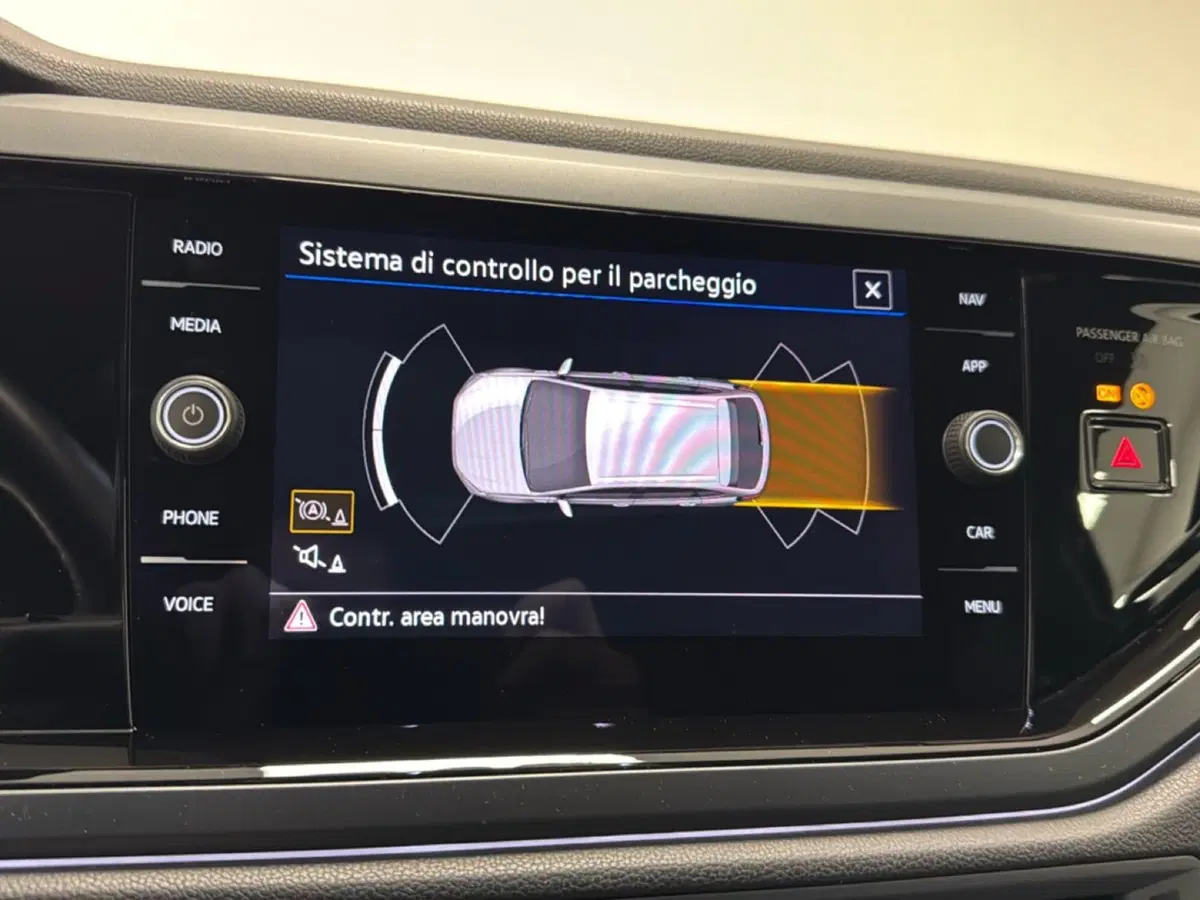 Volkswagen Taigo usata a Varese (14)