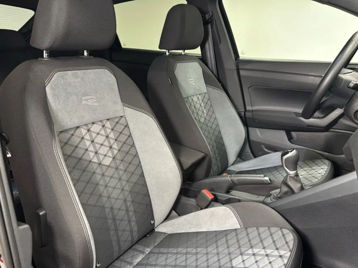 Volkswagen Taigo usata a Varese (16)