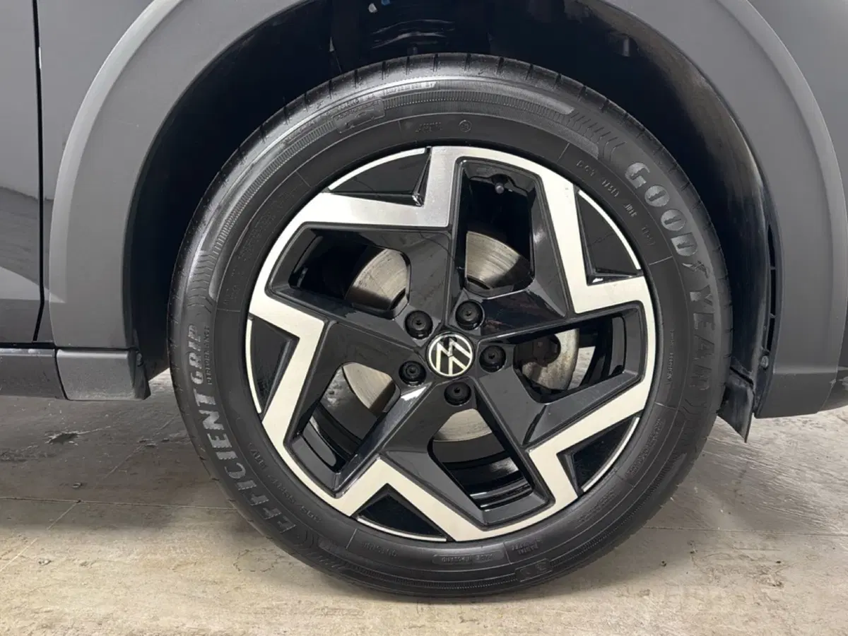 Volkswagen Taigo usata a Varese (7)