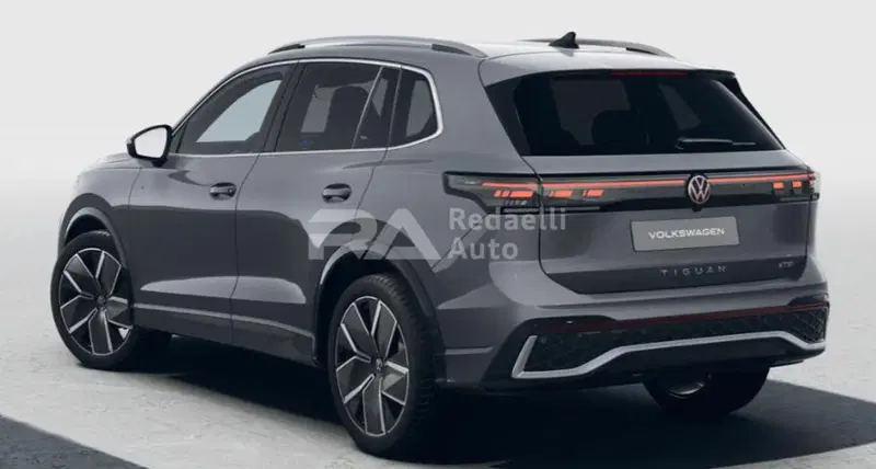 Volkswagen Tiguan nuova a Lecco (3)