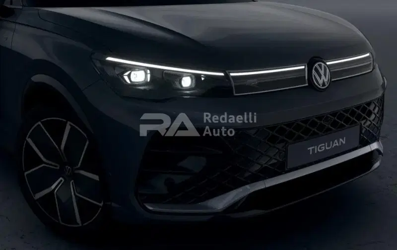 Volkswagen Tiguan nuova a Lecco (4)