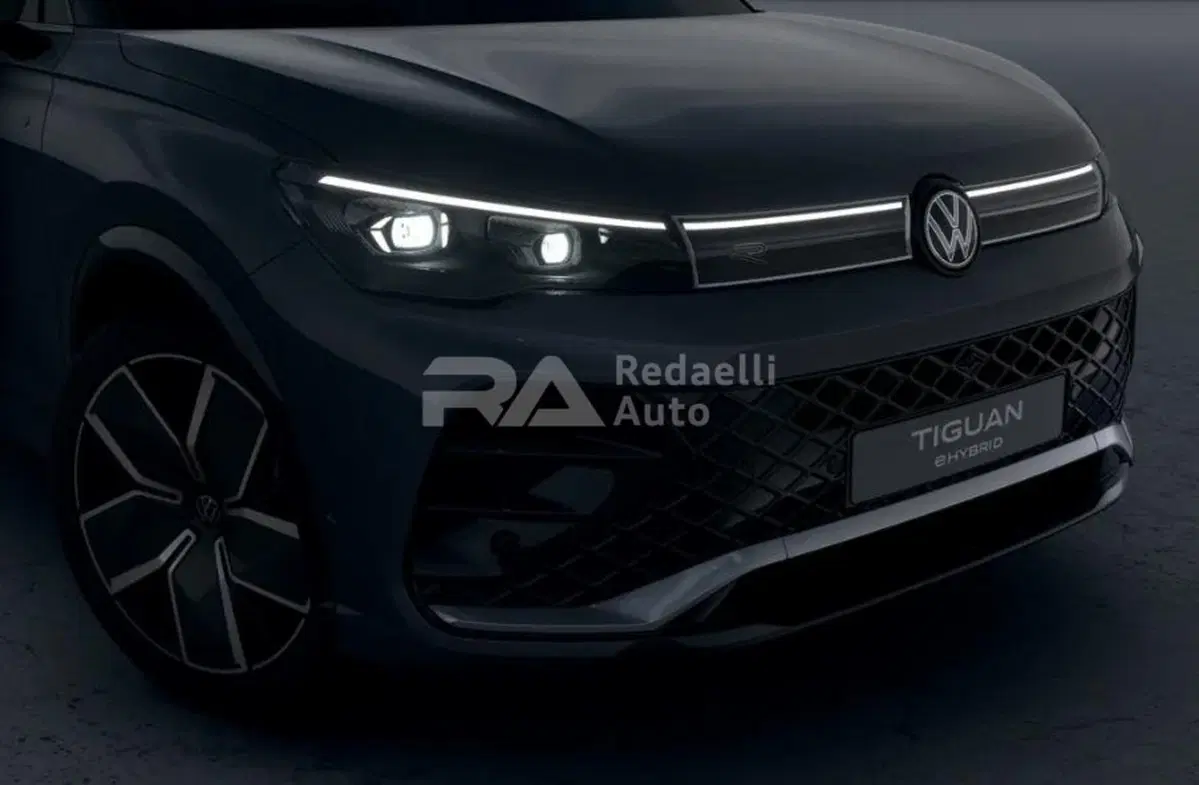 Volkswagen Tiguan nuova a Lecco (4)