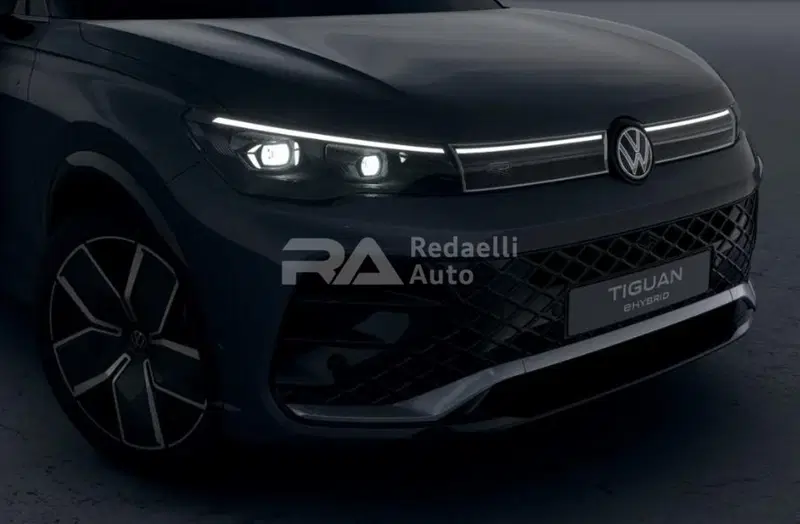 Volkswagen Tiguan nuova a Lecco (4)