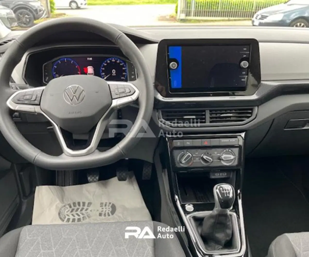 Volkswagen T-Cross nuova a Lecco (10)