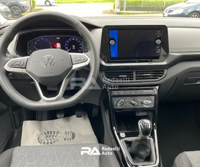 Volkswagen T-Cross nuova a Lecco (10)
