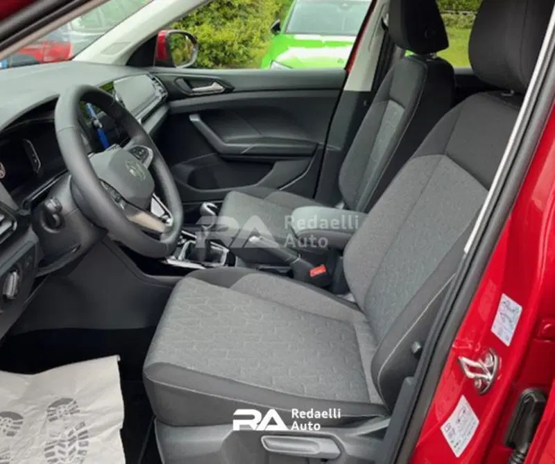 Volkswagen T-Cross nuova a Lecco (8)
