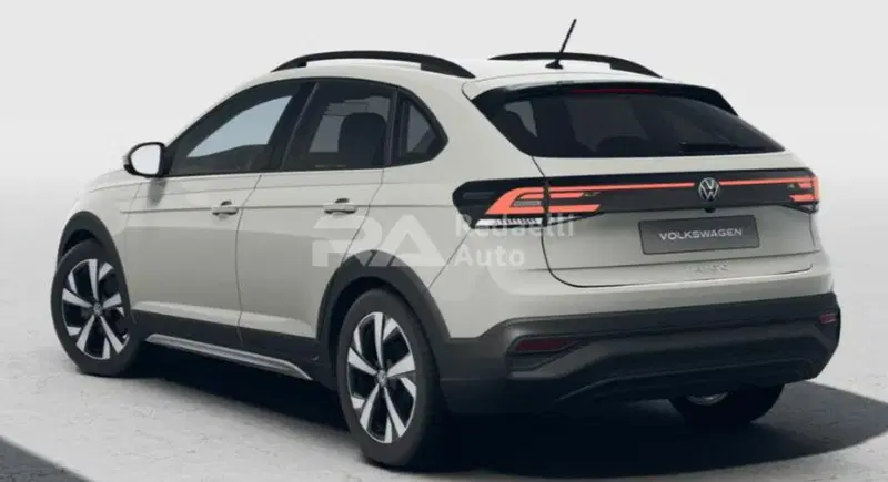Volkswagen Taigo nuova a Lecco (3)